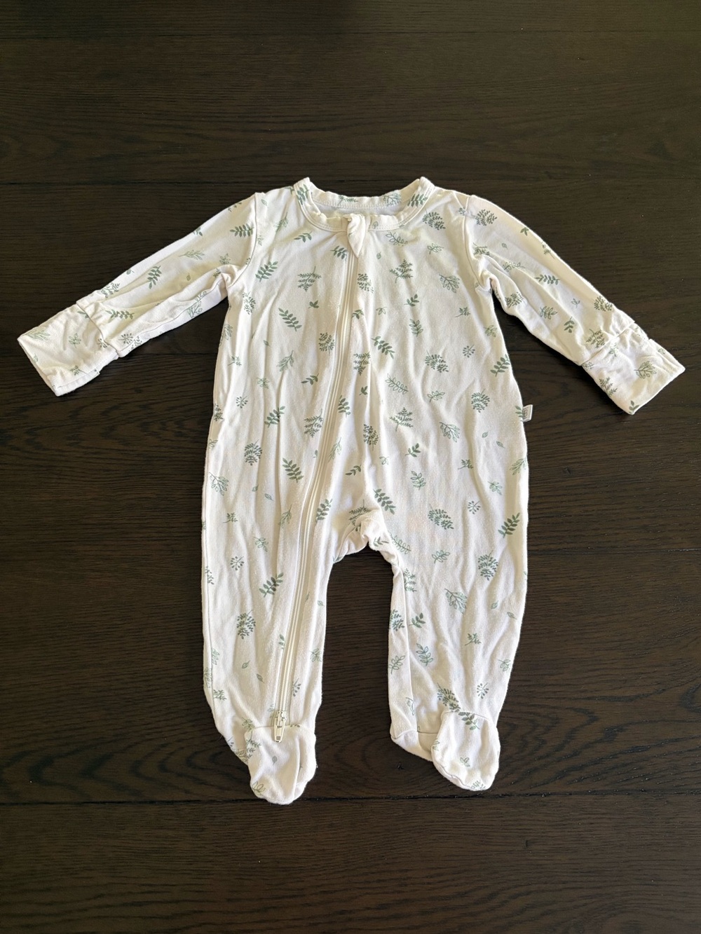 Elegant Baby Bamboo Leaf Print Baby Jumpsuit (0-3M)